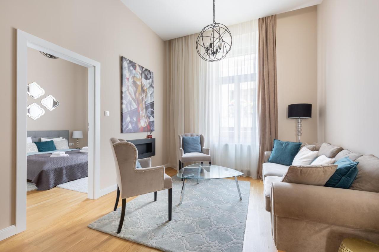 Lovely 2-Bedroom Apartment At The Vaci Street 부다페스트 외부 사진
